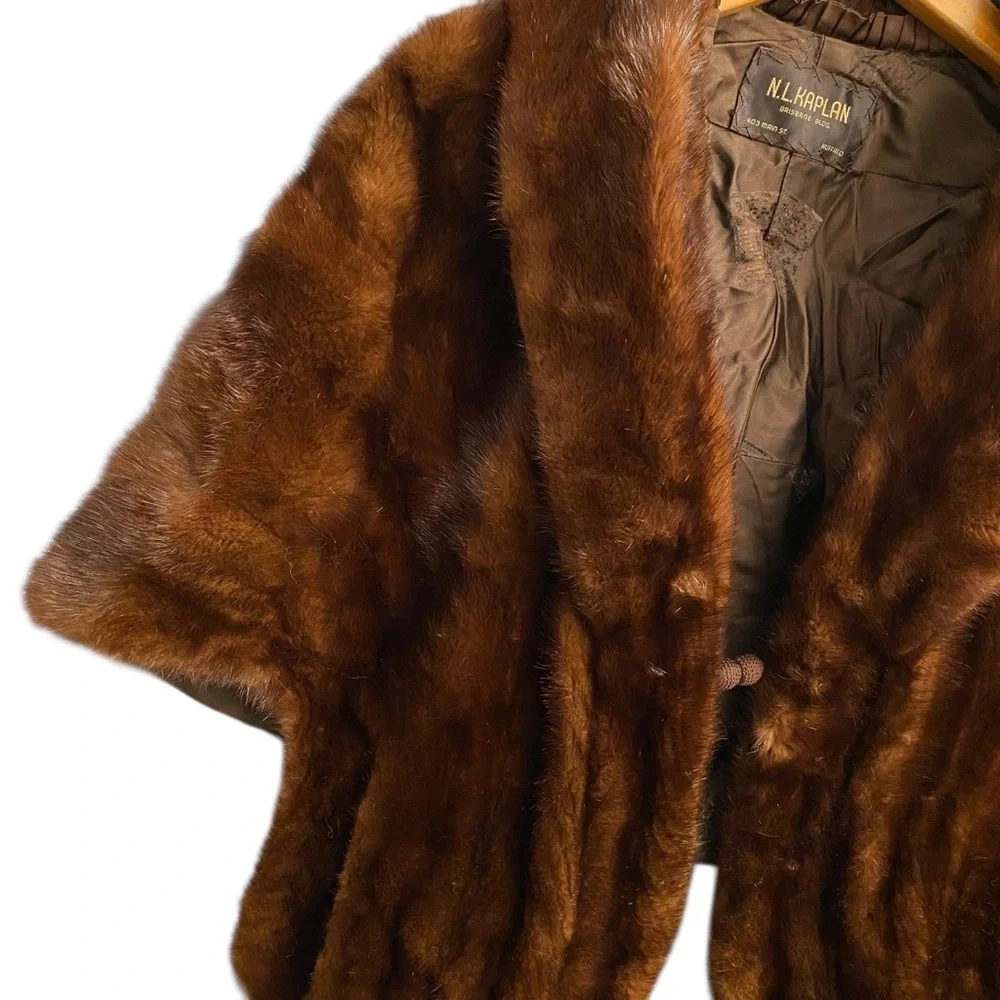 Vintage 50’s / 60’s N.L. Kaplan Brown Real Fur Shawl - Picture 5 of 13
